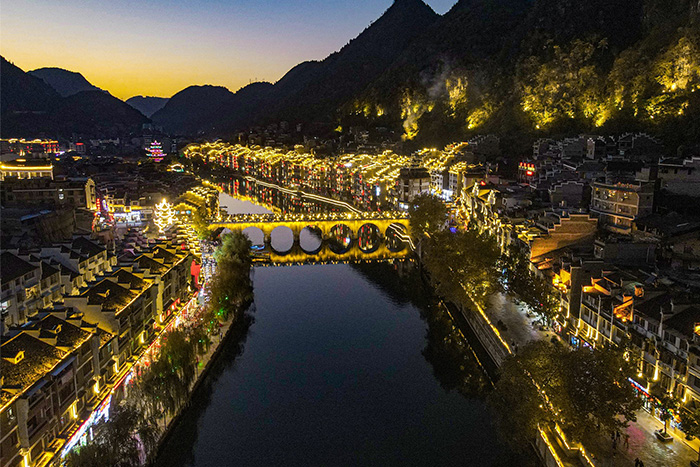 想讓游客流連忘返？這個(gè)景區亮化不能少！