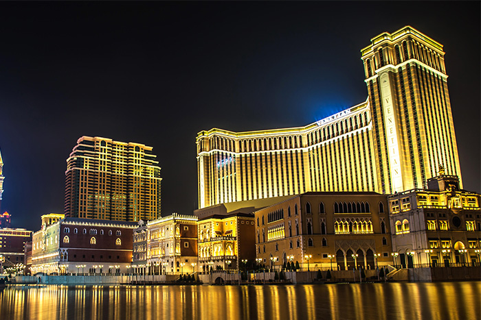 旅游季爆火，酒店外墻亮化怎么做才能吸引游客入??？