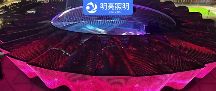 獨家亮化設計如何實(shí)現場(chǎng)館外墻大變身？