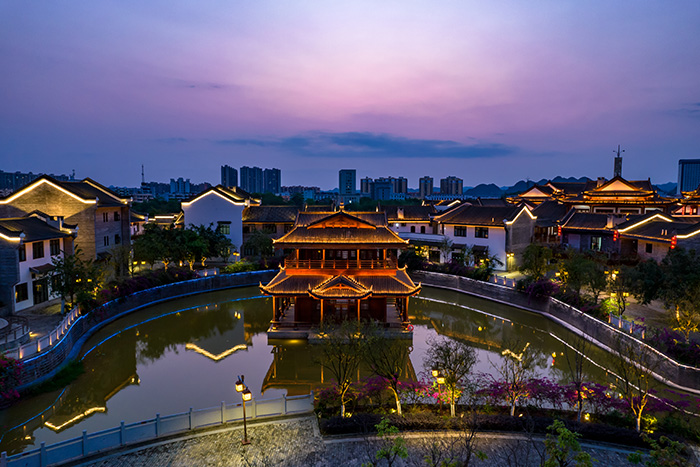 景區一到晚上就沒(méi)有客流量！燈光亮化您做了嗎？