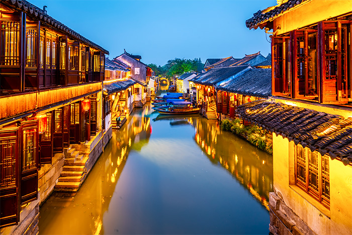 不滿(mǎn)足于普通？17年打磨，為你量身定制文旅夜游亮化！