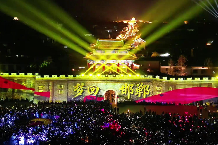 暗場(chǎng)景區沒(méi)人氣？燈光亮化工程秒變“夜間打卡地”！