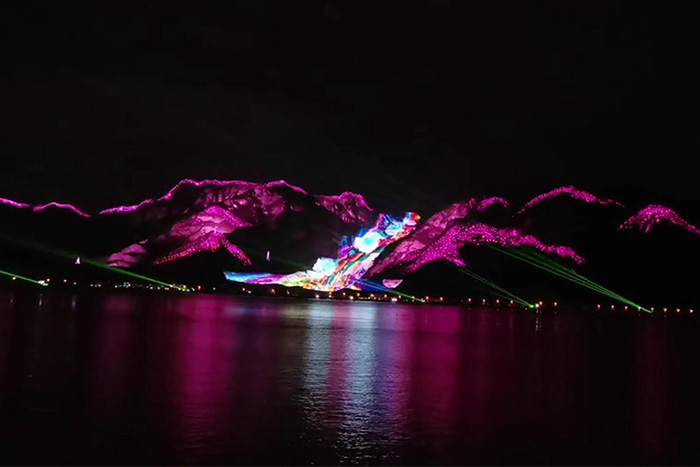 別家靠山體亮化讓游客“流連忘返”，你還在接受夜晚的“門(mén)可羅雀”？