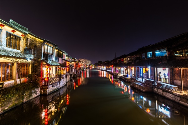 文旅特色小鎮燈光照明要如何科學(xué)規劃？