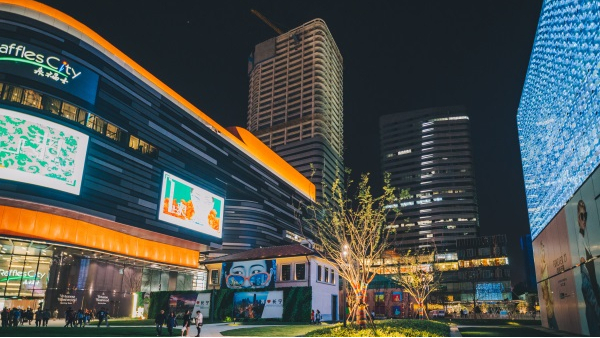 夜景亮化工程要滿(mǎn)足人們對夜間出行的需求