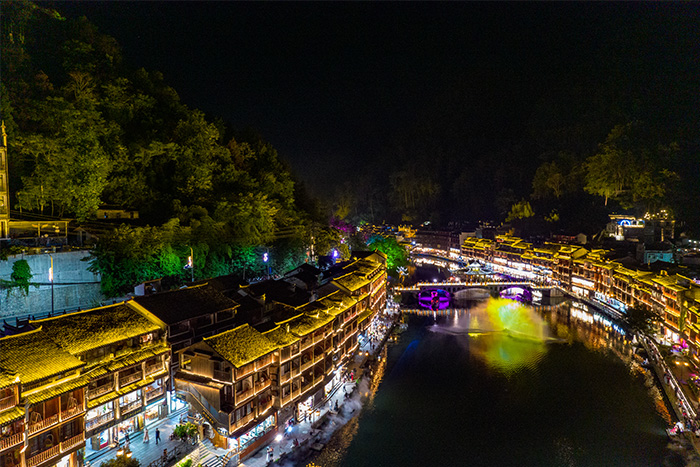 專(zhuān)業(yè)設計師揭秘：夜幕下的文旅燈光亮化是怎樣煉成的？