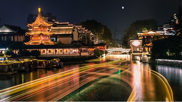 景觀(guān)燈光照明設計中如何達到節能效果？