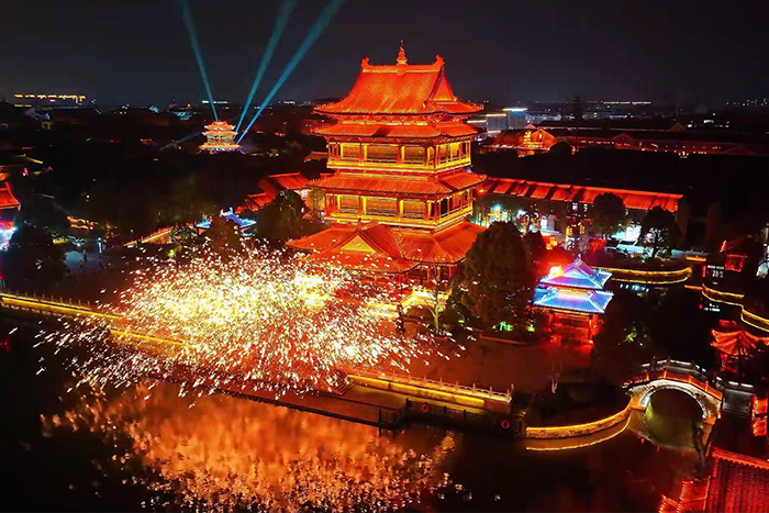 游客為啥提前離場(chǎng)？因為沒(méi)有燈光亮化的景區夜景“毫無(wú)看點(diǎn)”！